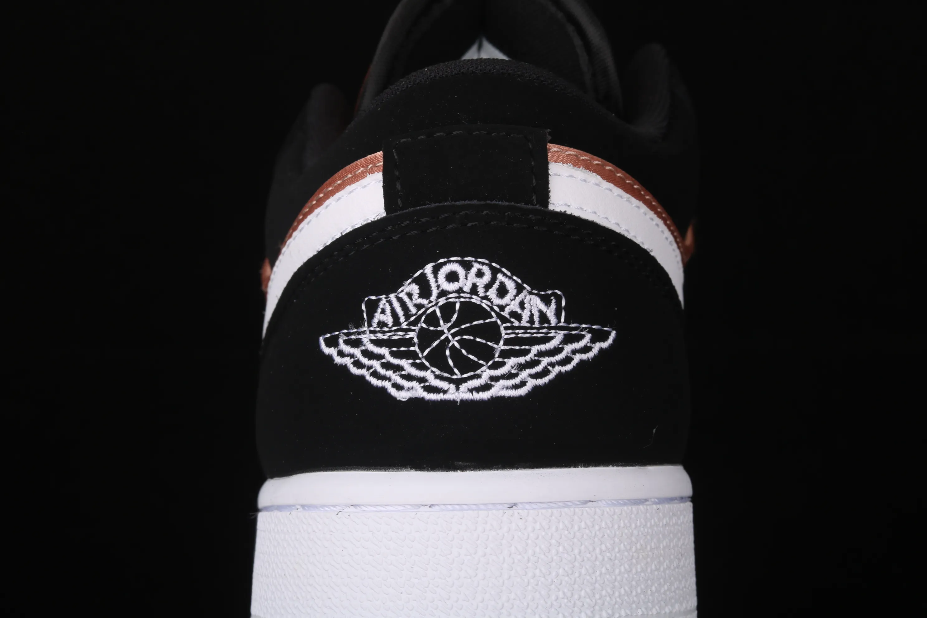 All categories Air Jordan Jordan series basketball shoes Air Jordan 1 Low New version Air Jordan 1 Low AJ1 Joe 1 low-top silk rose gold cultural and leisure sports sneakers 554723-090